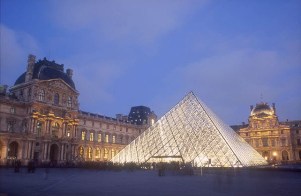 louvre_nuit_600_390