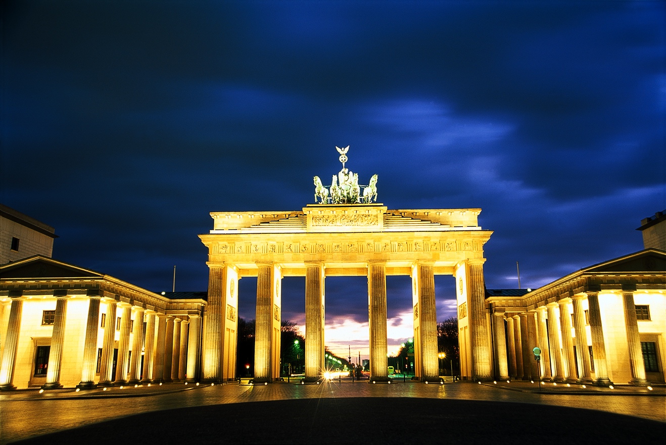 Berlin: Brandenburger Tor abends