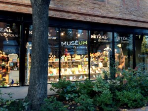 Entrée et vitrine Boutique MUSEUM